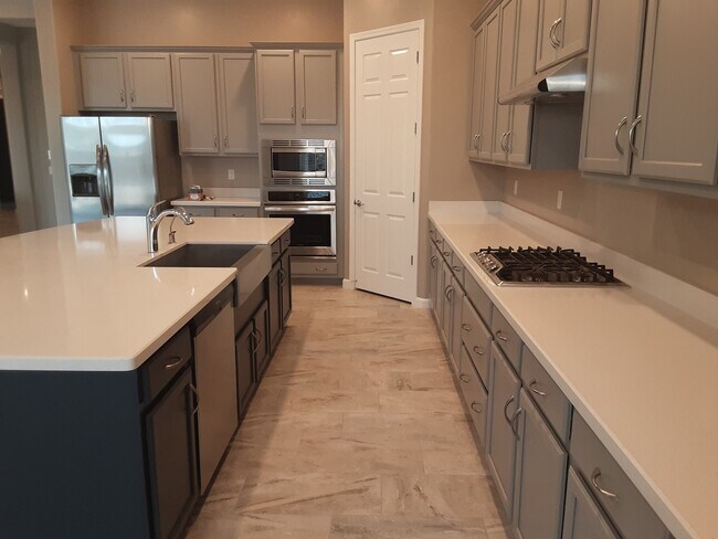 Building Photo - 9350 W Lone Cougar Way