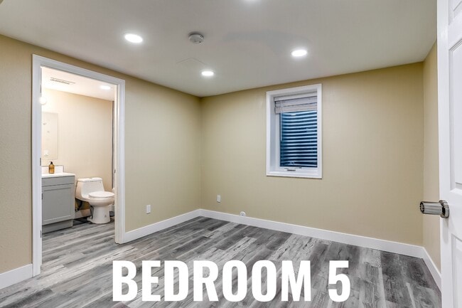 Building Photo - 15054 E Dartmouth Ave