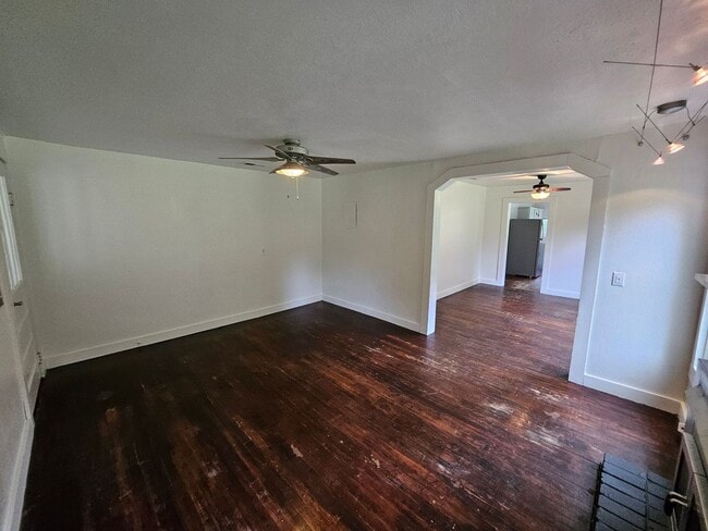 Building Photo - 1046 Miers St