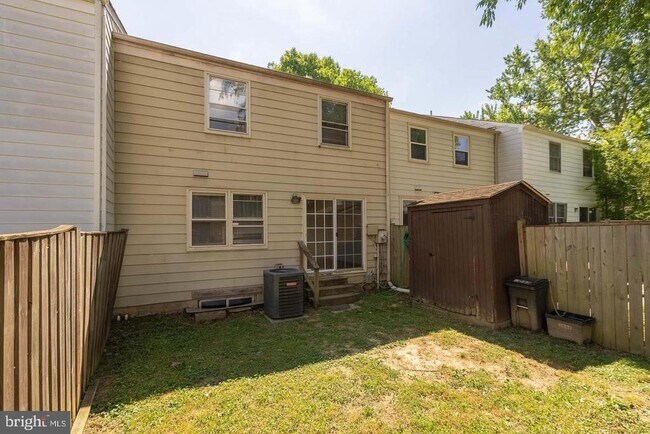 Building Photo - 3048 Silent Valley Dr