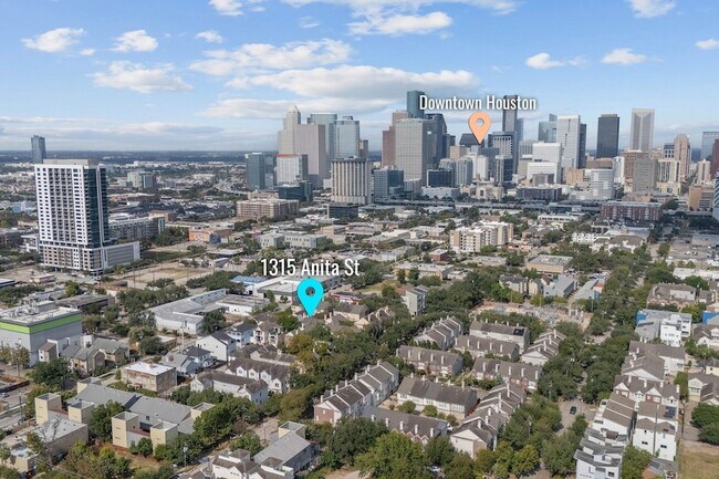 Building Photo - 1315 Anita St