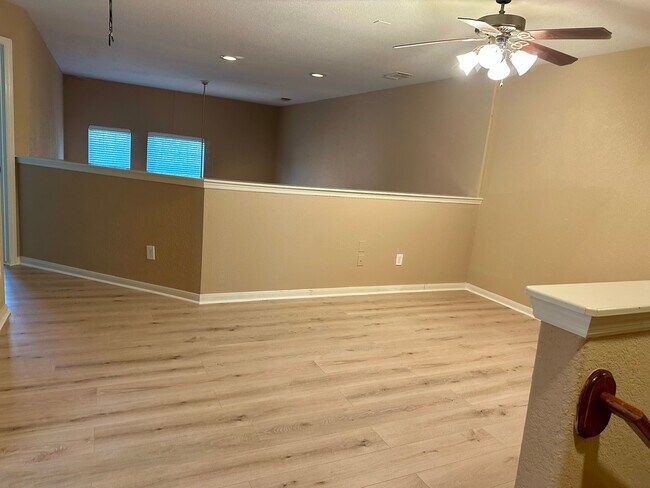 Building Photo - 1122 Glenwood Canyon Ln