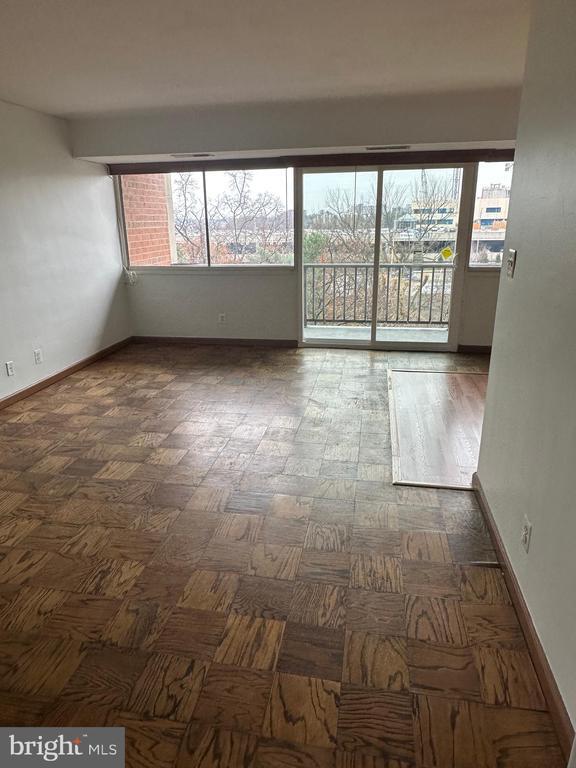 Building Photo - 5801 Quantrell Ave