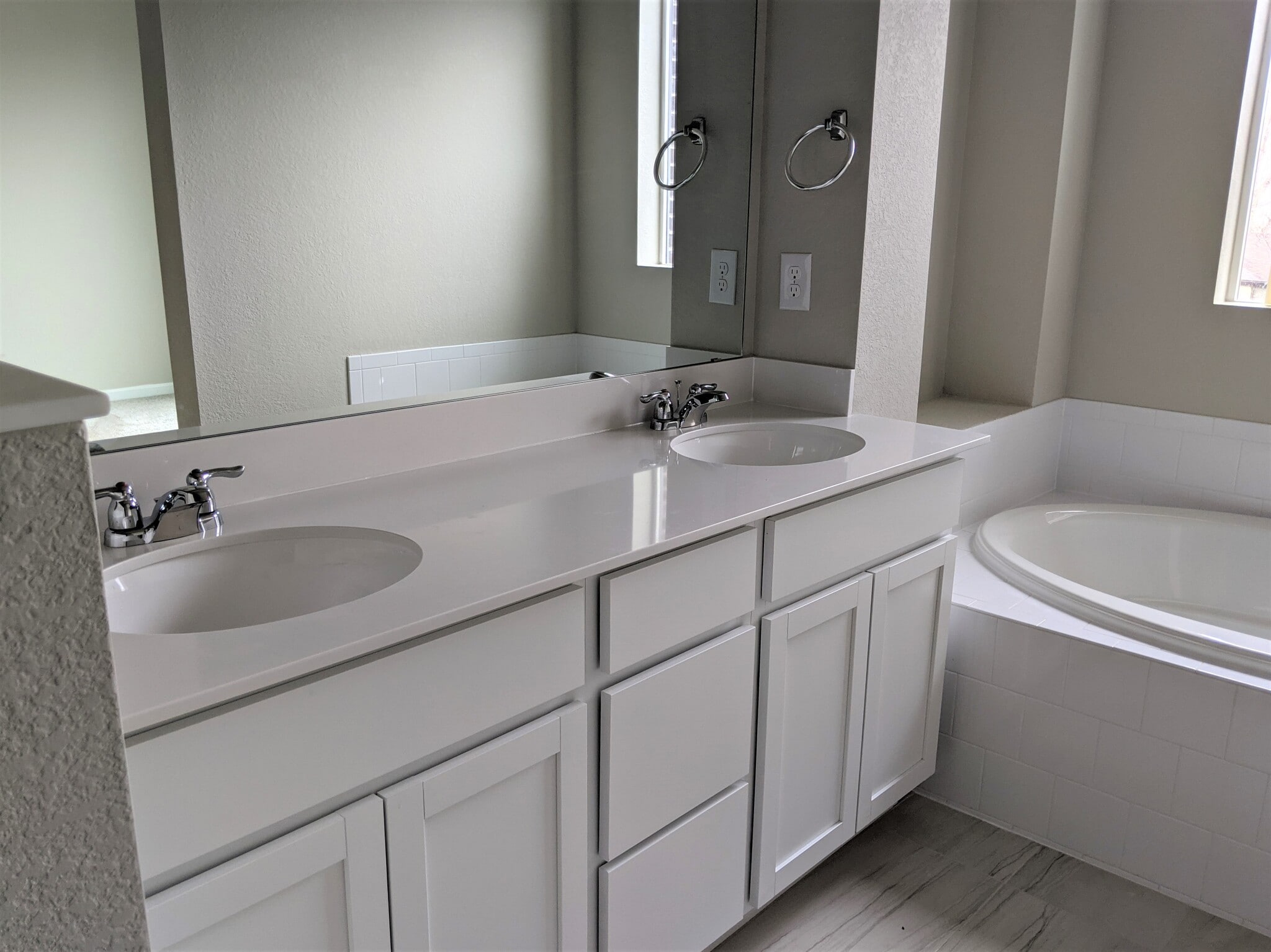 Master Bathroom - 14925 E Belleview Dr