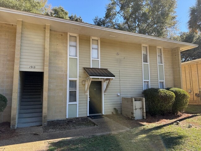 Building Photo - MIDTOWN STATION