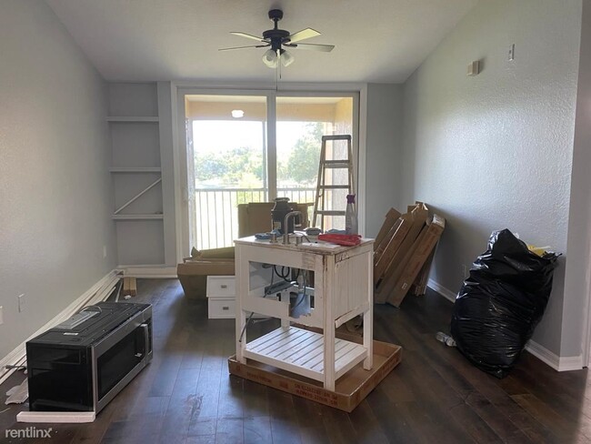 Building Photo - 1 br, 1 bath Condo - 8849 Latrec Avenue 4212