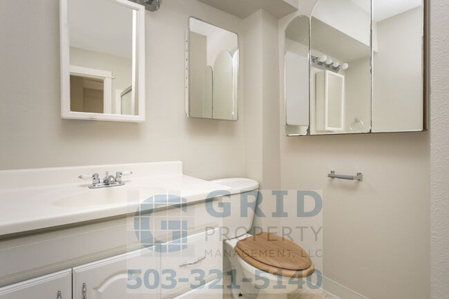 Building Photo - Spacious Craftsman Home - Huge Lot - N Portland!