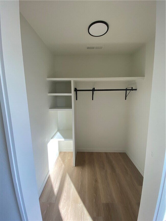 Building Photo - 6668 W Wedington Dr