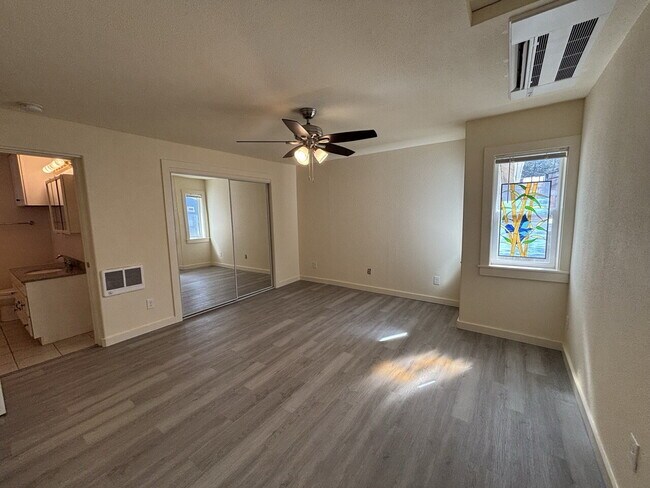 Building Photo - Recently remodeled two bedroom home near popular hiking trails and downtown Placerville.