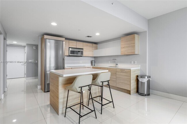Building Photo - 16385 Biscayne Blvd