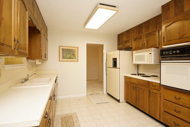 Building Photo - 18 Sherwood Rd NW