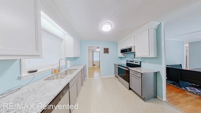 Building Photo - 3 br, 1.5 bath House - 1009 Seymour Dr.