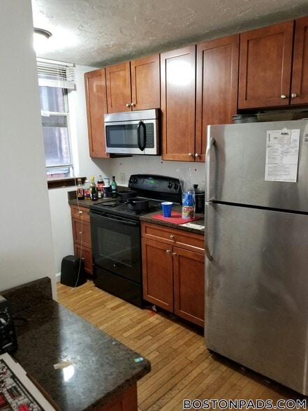 Building Photo - 10 Parker Hill Ave