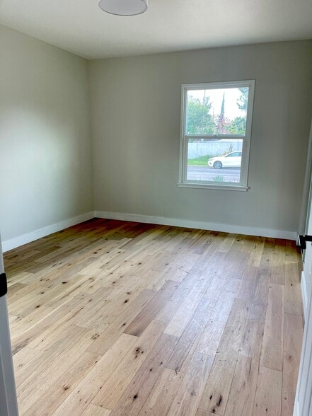 Bedroom 2 - 5950 Simpson Ave