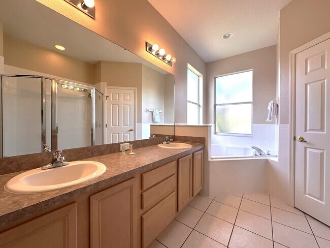 Building Photo - 160 Minniehaha Cir