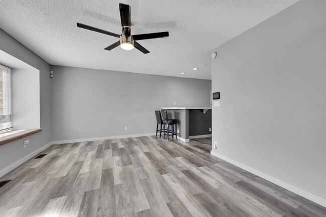 Building Photo - $2,095 - 4 Bed, 2 Bath Home in CO Springs ...
