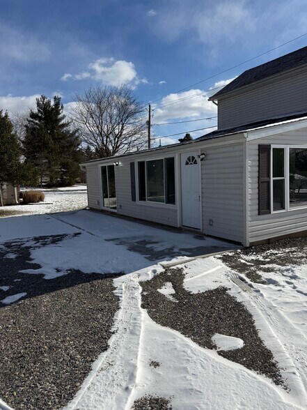 Building Photo - 1235 Bloom Rd