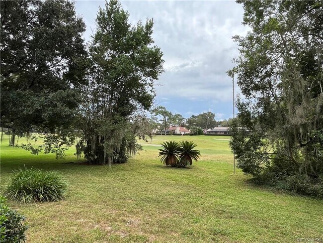 Building Photo - 558 E Jenkins Ct