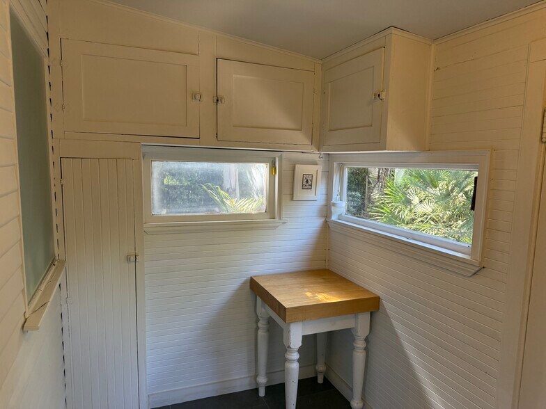 Laundry room or breakfast nook - 2343 Yosemite Dr