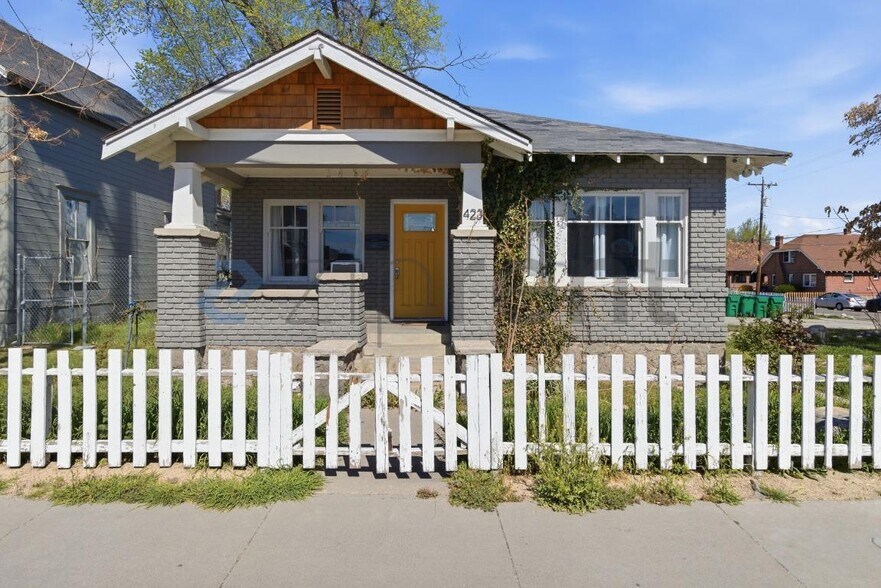 Building Photo - 423 Mill St