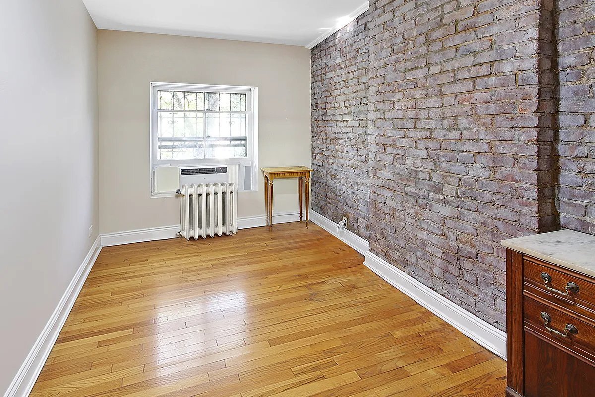 Building Photo - 318 W 14th St