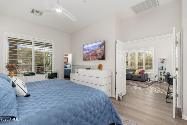 Building Photo - 5712 E Blue Sky Dr