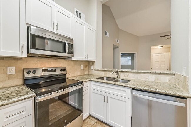 Building Photo - 18515 Meadows Way Dr