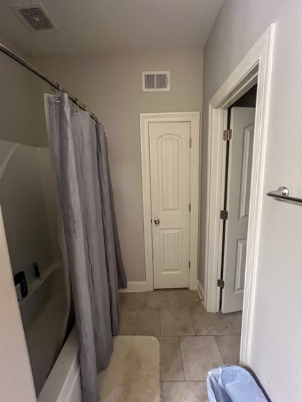 Building Photo - 412 Walker Cir