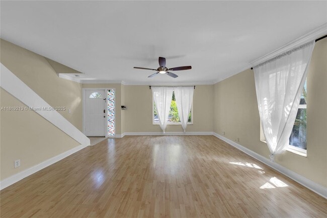 Building Photo - 307 SW 11th Ct