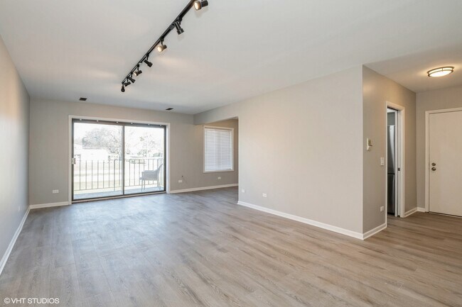 Building Photo - 100 Clubhouse Ln