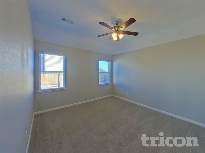 Building Photo - 9721 Sierra Grande Dr