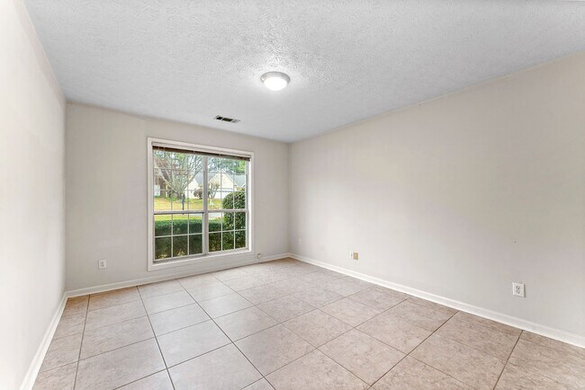Building Photo - 750 Arbour Glenn Ct NW