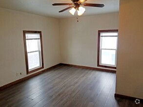 Building Photo - swing1811