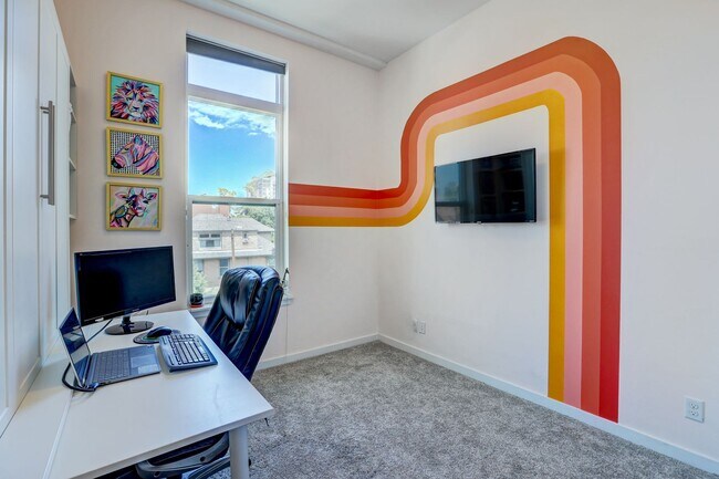 Building Photo - 2 bedroom 2 bath Penthouse apartment in Wa...