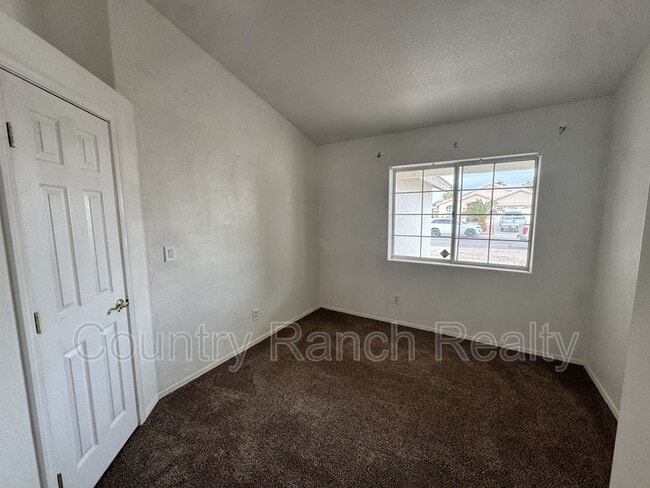 Building Photo - 1934 Easy St