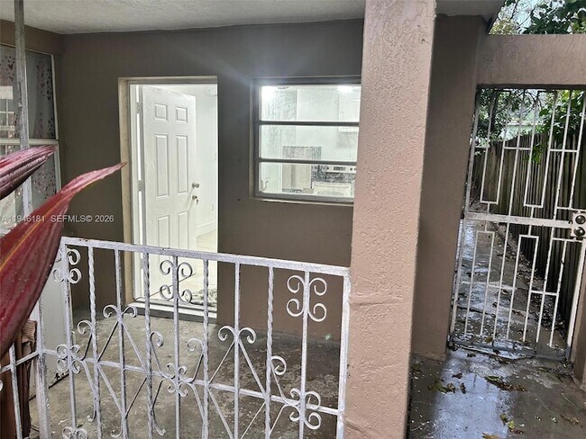 Building Photo - 261 NW 49th St