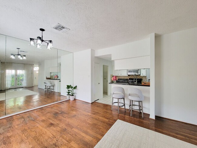 Building Photo - 2220 Bering Dr