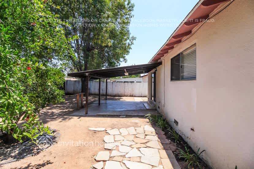 Building Photo - 720 Camellia St