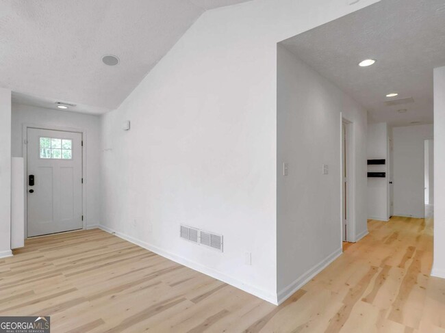 Building Photo - 106 Kimbell Farm Dr