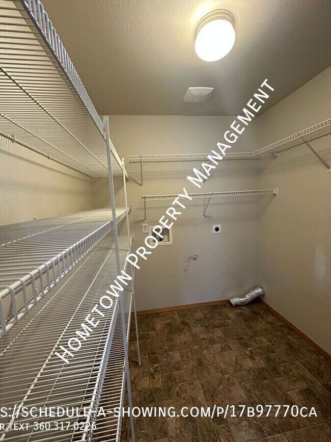 Building Photo - 1764 Brown Ave