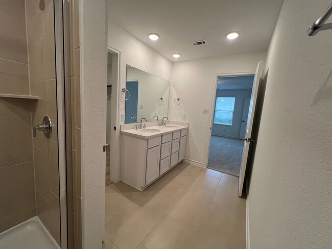 Building Photo - 204 Doodle Ln