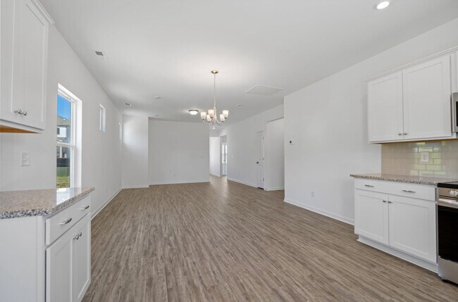 Building Photo - 702 Samuel Dr