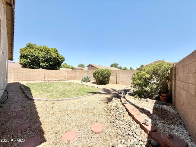 Building Photo - 14917 W Lamoille Dr
