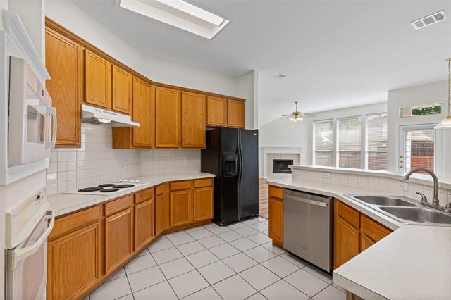 Building Photo - 807 Cheyenne Dr
