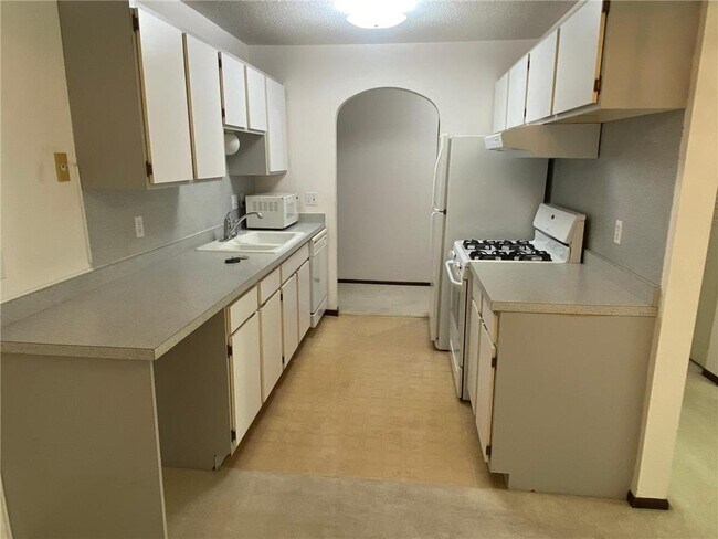 Building Photo - 7350 York Ave S