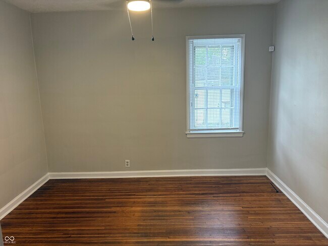 Building Photo - 2106 E 46th St