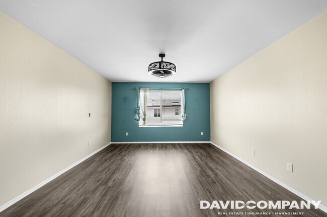 Building Photo - 1105 N Yucca Ave