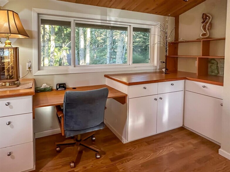 Building Photo - 218 Ironwood Dr