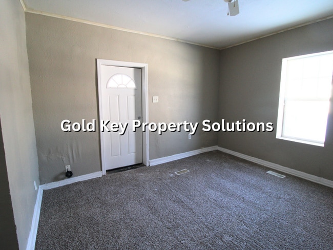 Building Photo - 1221-1223 W 14th St