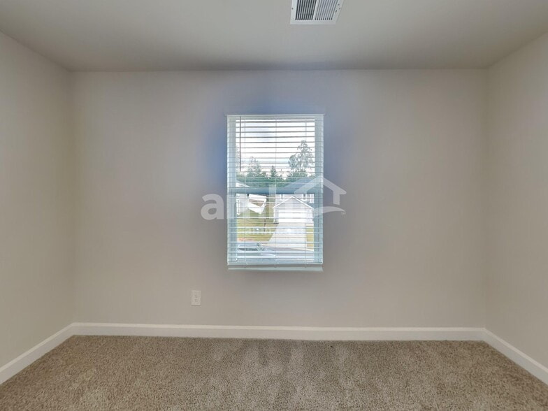 Building Photo - 230 Maxwell Dr